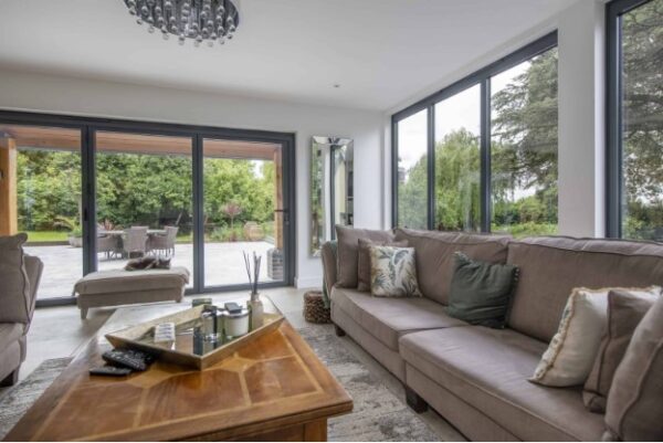 Why Hire a Window Supplier for Custom Windows for Unique Architecture