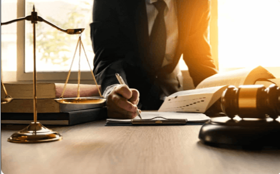 How a New York Debt Collection Lawyer Can Protect Your Business From Unpaid Invoices